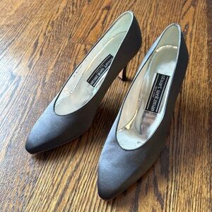 Stuart Weitzman Women’s 7.5 Pointed Heel Satin Luxury Contemporary Purple